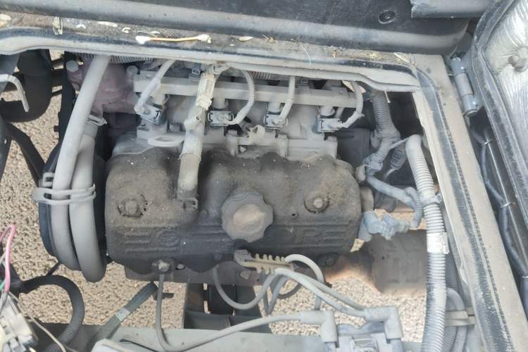 Used Wuling Zhiguang 2013 1.0L Practical Version Engine Bay