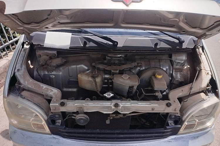 Used Wuling Zhiguang 2013 1.0L Base Version Engine Bay