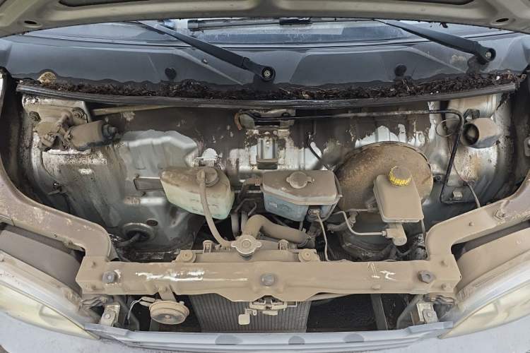 Used Wuling Zhiguang 2013 1.0L Practical Version Engine Bay