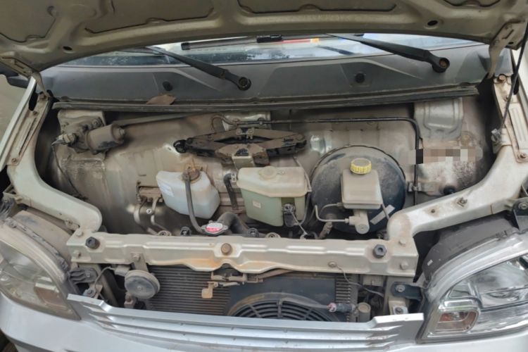 Used Wuling Zhiguang 2013 1.0L Practical Version Engine Bay