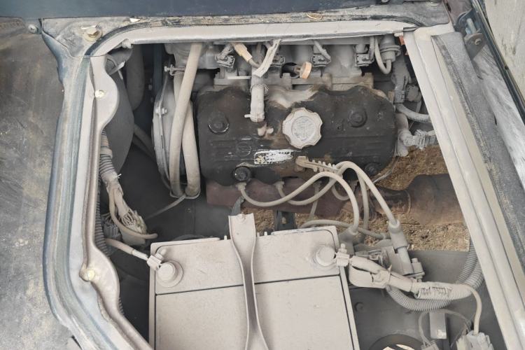 Used Wuling Zhiguang 2013 1.0L Practical Version Engine Bay