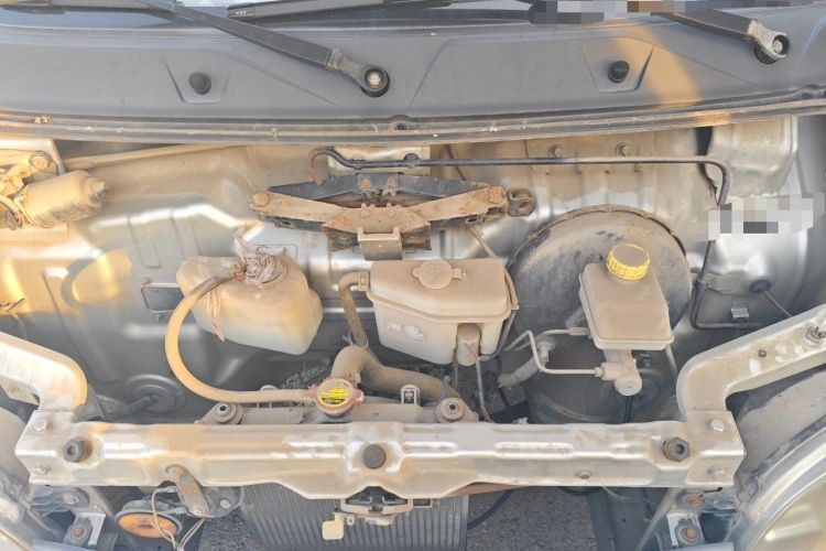 Used Wuling Zhiguang 2013 1.0L Practical Version Engine Bay