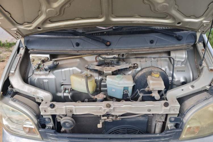 Used Wuling Zhiguang 2013 1.0L Base Version Engine Bay
