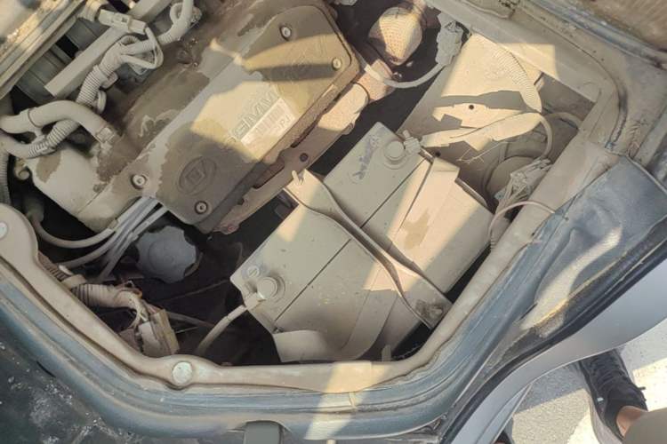Used Wuling Zhiguang 2013 1.0L Practical Version Engine Bay Left