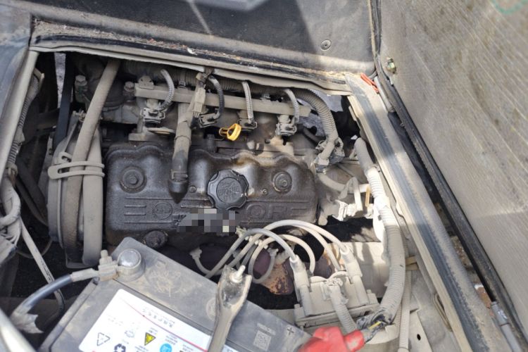 Used Wuling Zhiguang 2013 1.0L Practical Version Engine Bay Left
