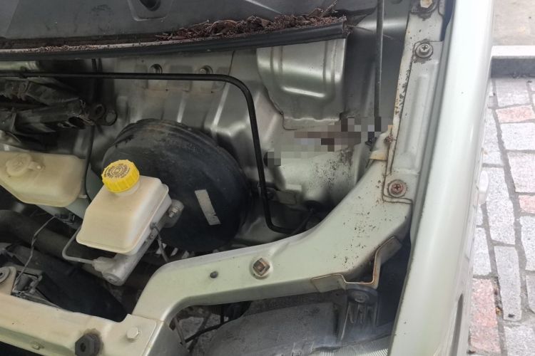 Used Wuling Zhiguang 2013 1.0L Base Version Engine Bay Left