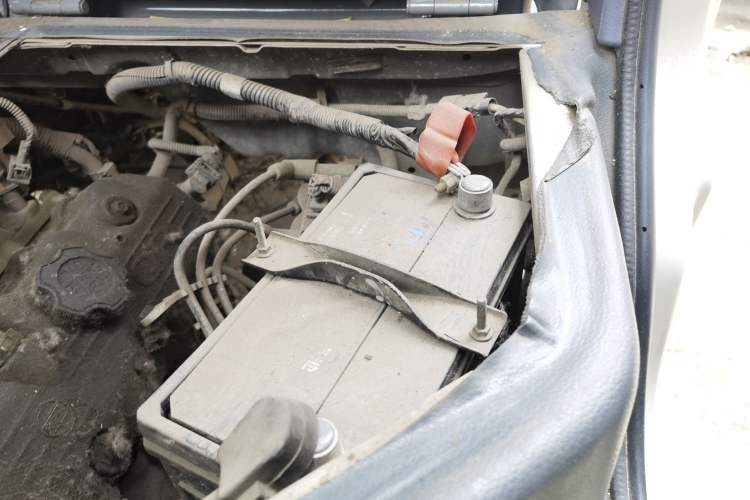 Used Wuling Zhiguang 2013 1.0L Practical Version Engine Bay Left