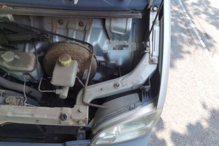 Used Wuling Zhiguang 2013 1.0L Practical Version Engine Bay Left