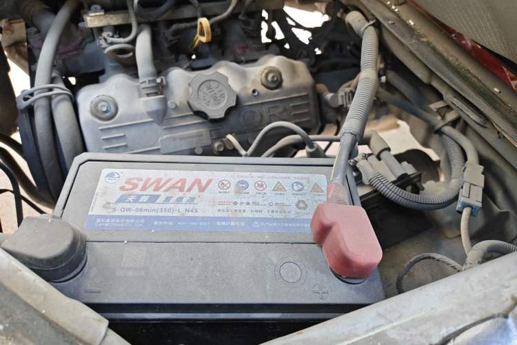 Used Wuling Zhiguang 2013 1.0L Practical Version Engine Bay Left