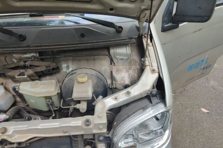 Used Wuling Zhiguang 2013 1.0L Practical Version Engine Bay Left