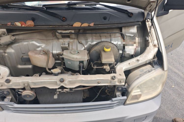 Used Wuling Zhiguang 2013 1.0L Practical Version Engine Bay Left