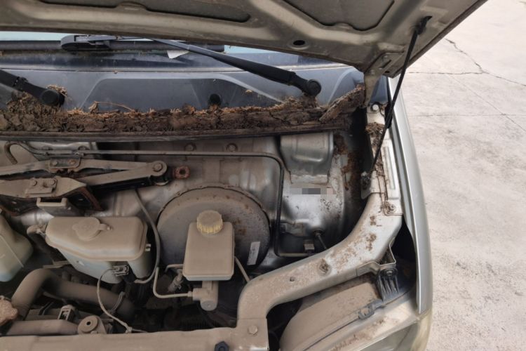 Used Wuling Zhiguang 2013 1.0L Practical Version Engine Bay Left