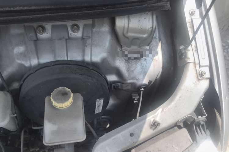 Used Wuling Zhiguang 2013 1.0L Practical Version Engine Bay Left