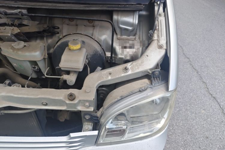 Used Wuling Zhiguang 2013 1.0L Base Version Engine Bay Left
