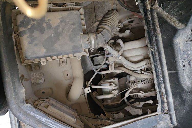 Used Wuling Zhiguang 2013 1.0L Practical Version Engine Bay Left