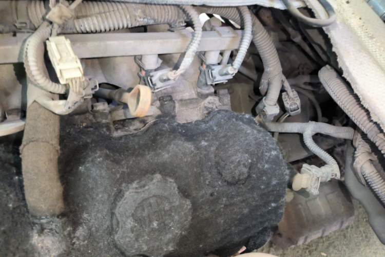 Used Wuling Zhiguang 2013 1.0L Practical Version Engine Bay Left