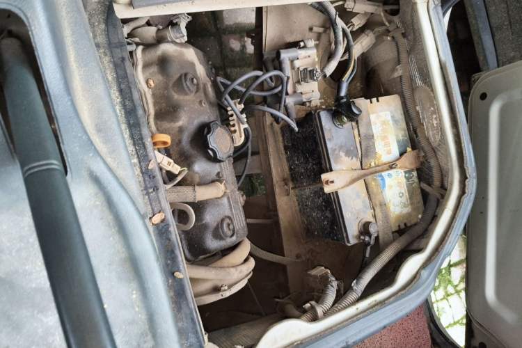 Used Wuling Zhiguang 2013 1.0L Practical Version Engine Bay Left