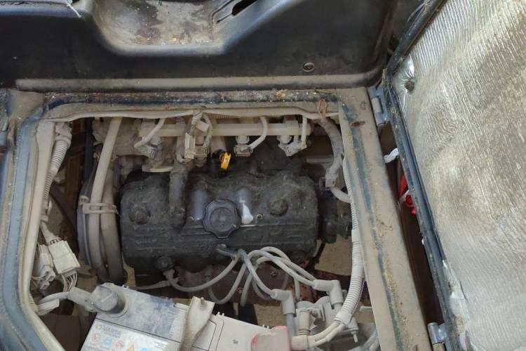 Used Wuling Zhiguang 2013 1.0L Base Version Engine Bay Left