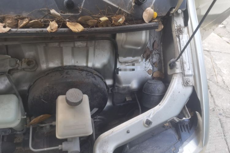 Used Wuling Zhiguang 2013 1.0L Base Version Engine Bay Left
