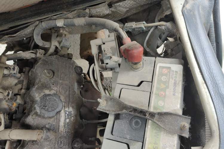 Used Wuling Zhiguang 2013 1.0L Base Version Engine Bay Left