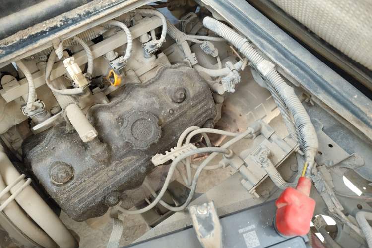 Used Wuling Zhiguang 2013 1.0L Practical Version Engine Bay Left