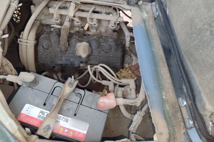 Used Wuling Zhiguang 2013 1.0L Practical Version Engine Bay Left