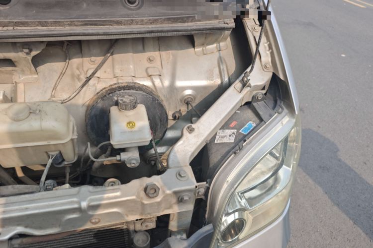 Used Wuling Zhiguang 2013 1.0L Practical Version Engine Bay Left
