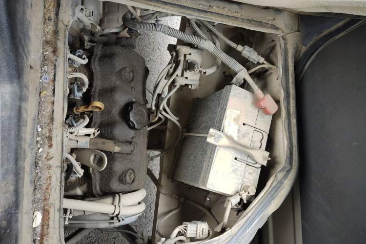 Used Wuling Zhiguang 2013 1.0L Practical Version Engine Bay Left