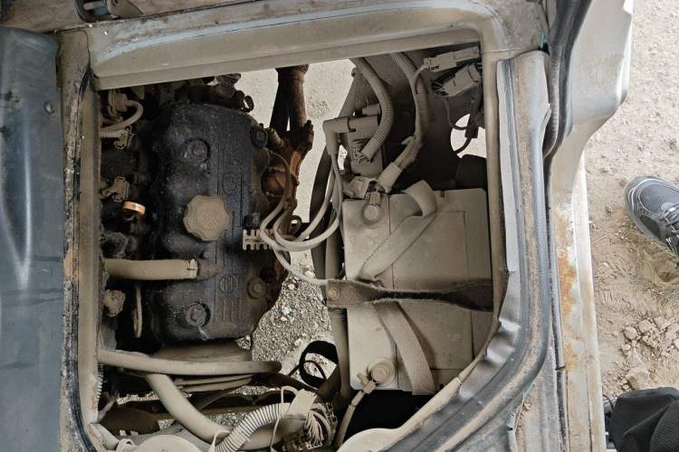 Used Wuling Zhiguang 2013 1.0L Practical Version Engine Bay Left