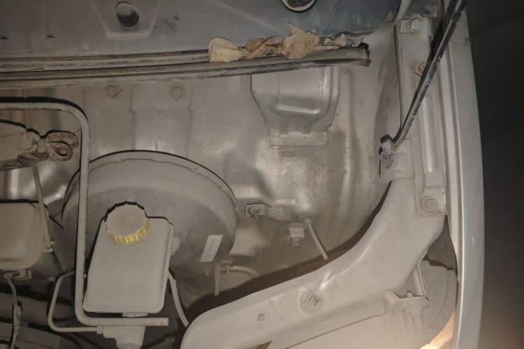 Used Wuling Zhiguang 2013 1.0L Practical Version Engine Bay Left