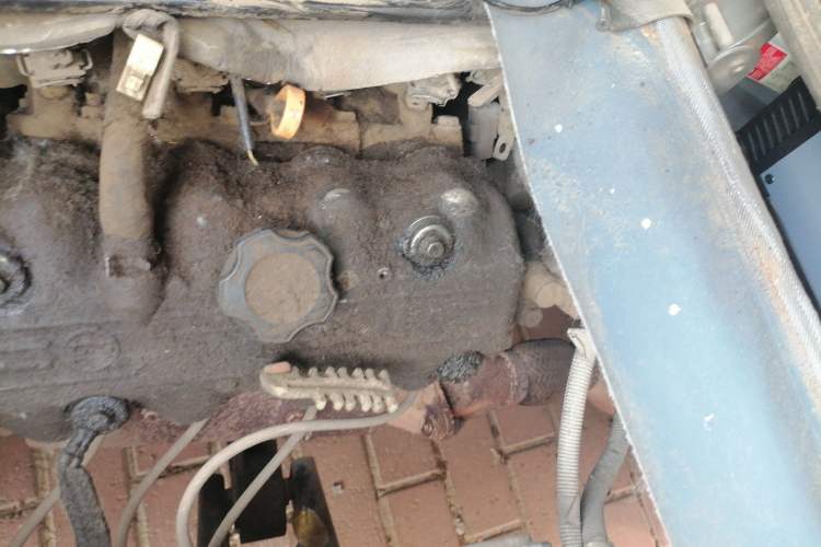 Used Wuling Zhiguang 2013 1.0L Practical Version Engine Bay Left