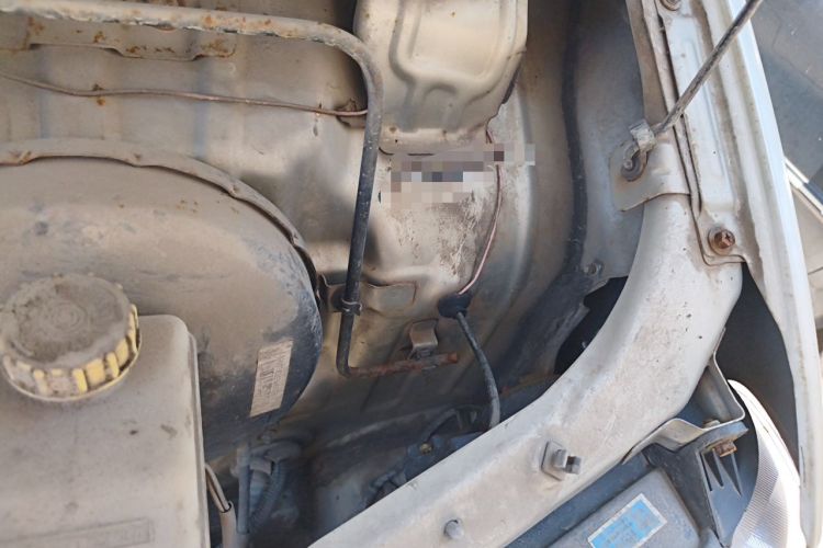 Used Wuling Zhiguang 2013 1.0L Base Version Engine Bay Left