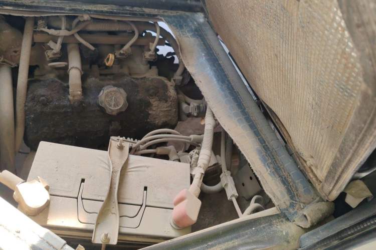 Used Wuling Zhiguang 2013 1.0L Practical Version Engine Bay Left