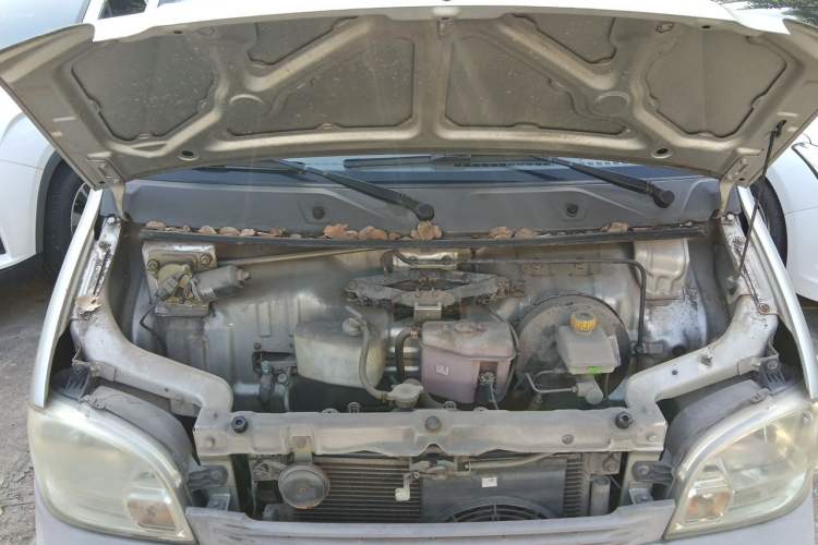 Used Wuling Zhiguang 2013 1.0L Base Version Engine Bay