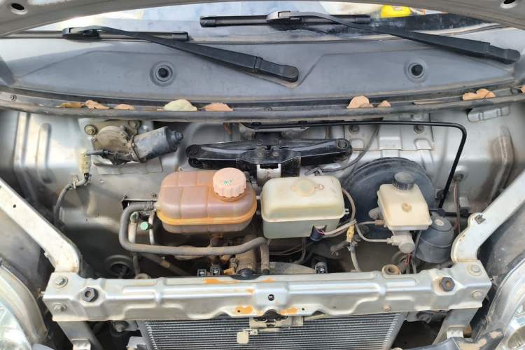 Used Wuling Zhiguang 2013 1.0L Practical Version Engine Bay