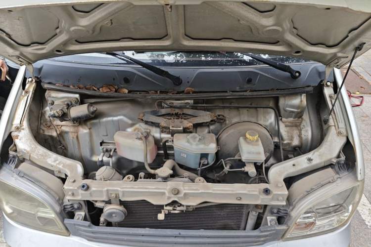 Used Wuling Zhiguang 2013 1.0L Practical Version Engine Bay