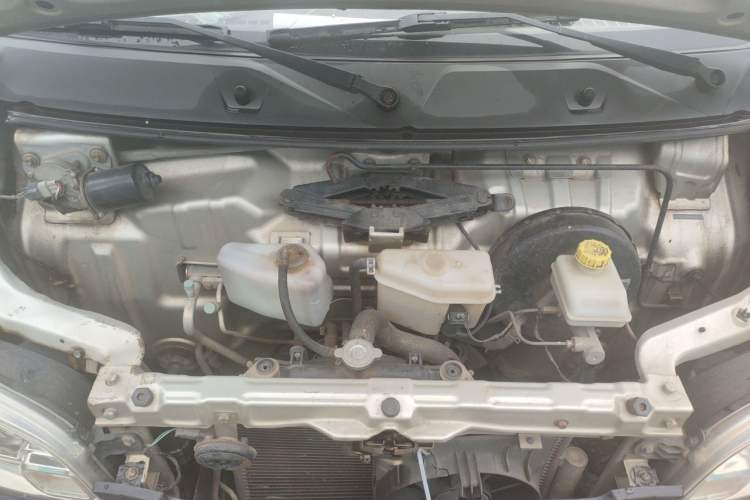 Used Wuling Zhiguang 2013 1.0L Practical Version Engine Bay