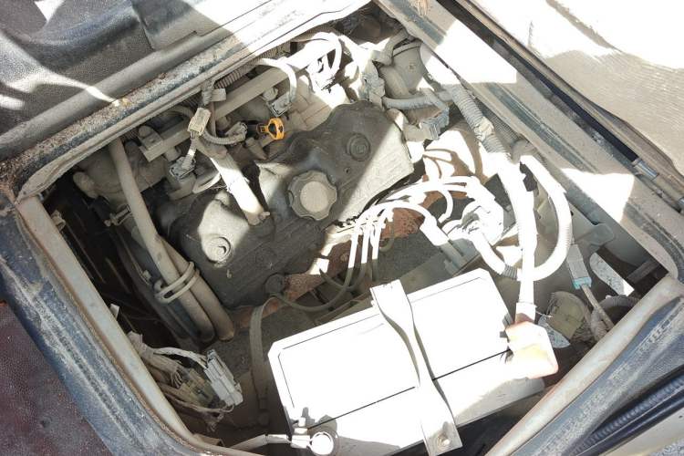 Used Wuling Zhiguang 2013 1.0L Practical Version Engine Bay Right