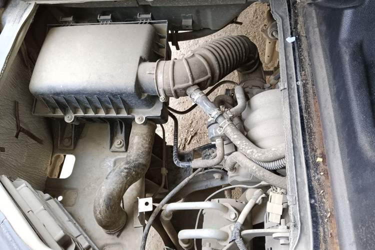 Used Wuling Zhiguang 2013 1.0L Practical Version Engine Bay Right