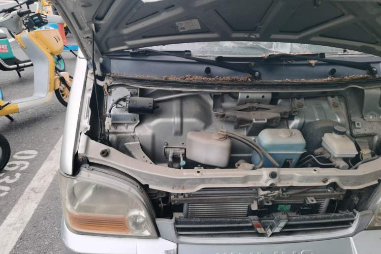 Used Wuling Zhiguang 2013 1.0L Practical Version Engine Bay Right