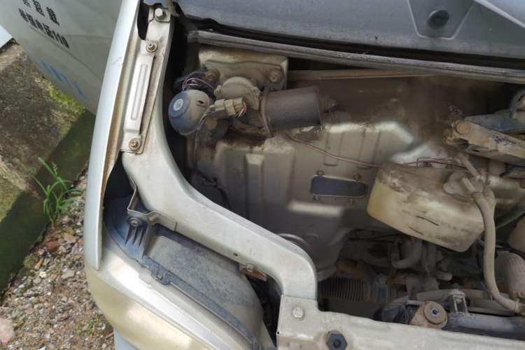 Used Wuling Zhiguang 2013 1.0L Practical Version Engine Bay Right