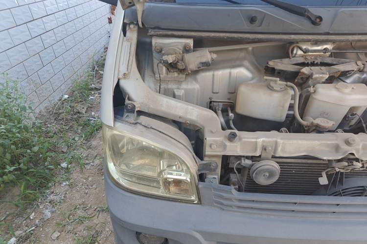 Used Wuling Zhiguang 2013 1.0L Practical Version Engine Bay Right