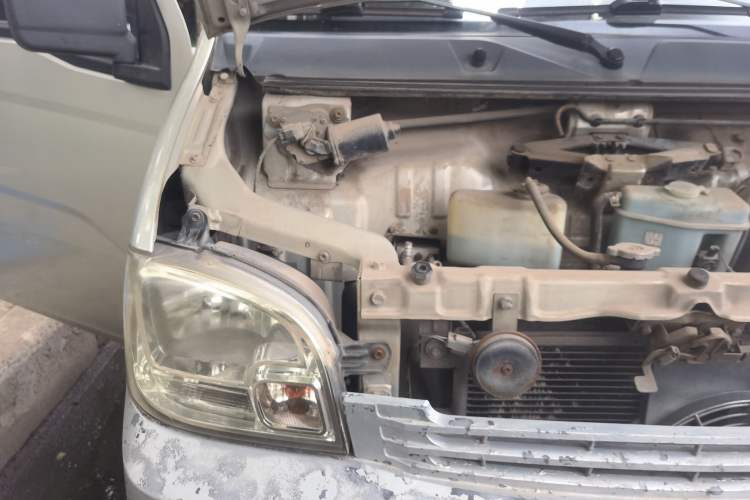 Used Wuling Zhiguang 2013 1.0L Base Version Engine Bay Right