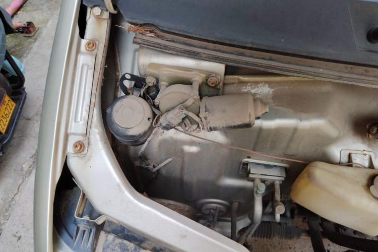 Used Wuling Zhiguang 2013 1.0L Base Version Engine Bay Right