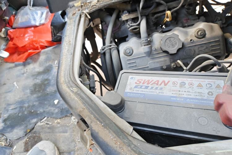 Used Wuling Zhiguang 2013 1.0L Practical Version Engine Bay Right
