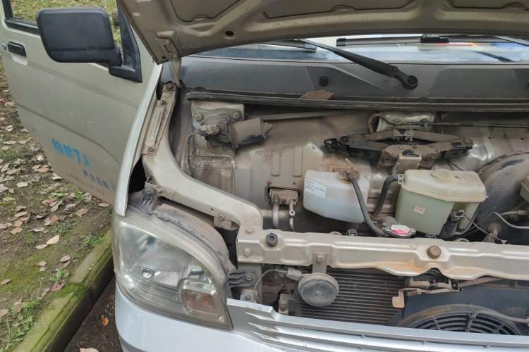 Used Wuling Zhiguang 2013 1.0L Practical Version Engine Bay Right