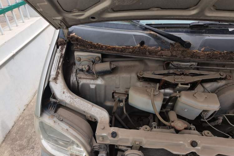 Used Wuling Zhiguang 2013 1.0L Practical Version Engine Bay Right