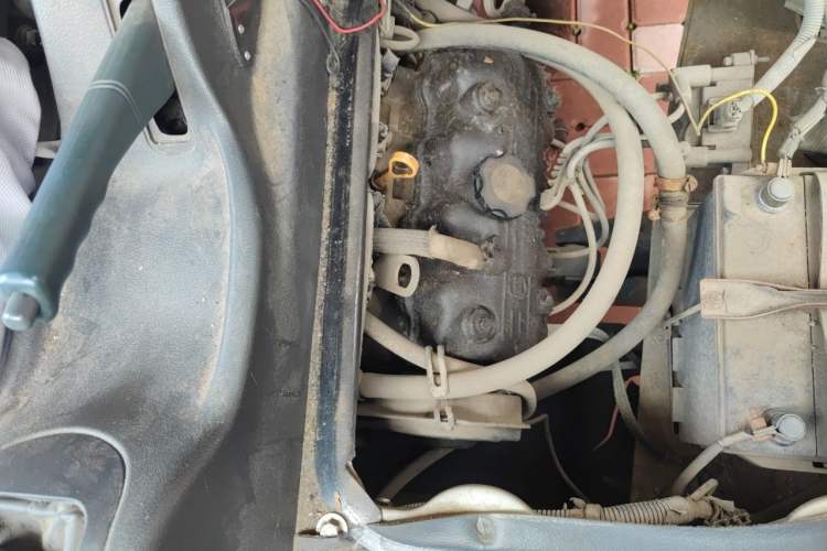 Used Wuling Zhiguang 2013 1.0L Practical Version Engine Bay Right