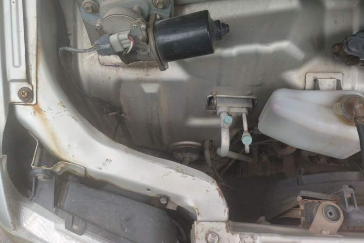 Used Wuling Zhiguang 2013 1.0L Practical Version Engine Bay Right