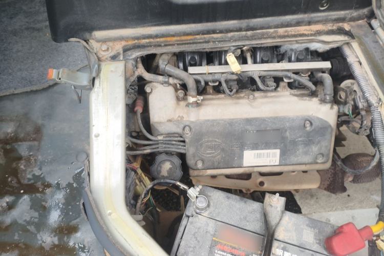 Used Wuling Zhiguang 2013 1.0L Practical Version Engine Bay Right